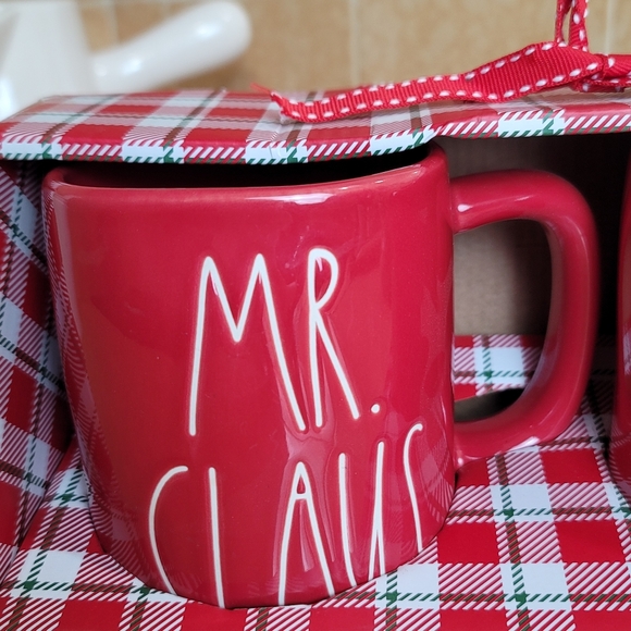 Rae Dunn Holiday Mug Set Mr and Mrs Red White NEW - Picture 6 of 10